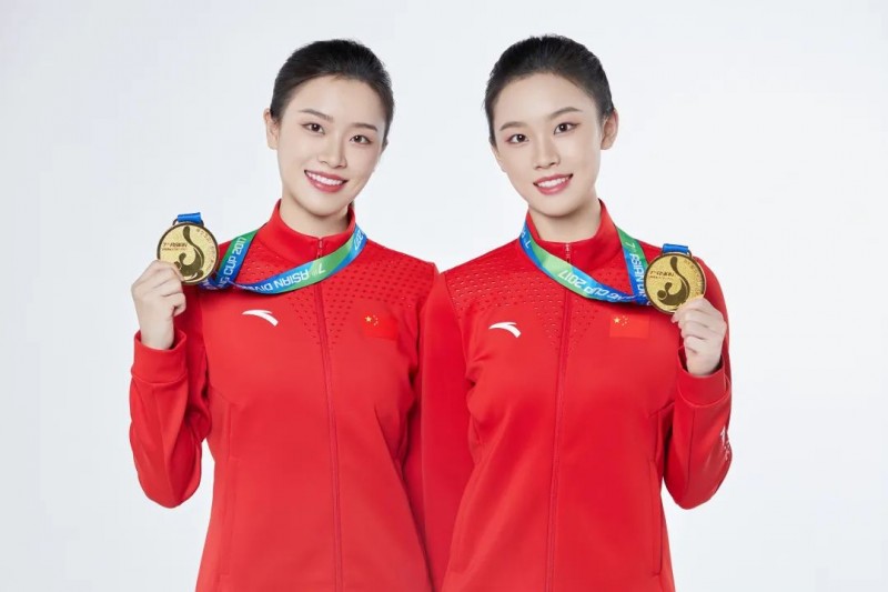 雙姝躍浪，椰香遠揚——宗師傅食品官宣簽約世界跳水冠軍夏冰清、夏玉潔為形象代言人